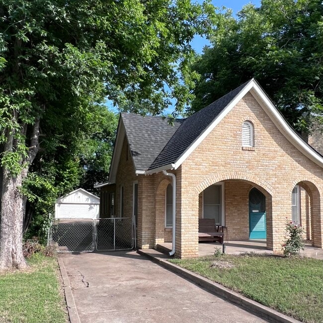 Photo - 2808 Morrow Ave