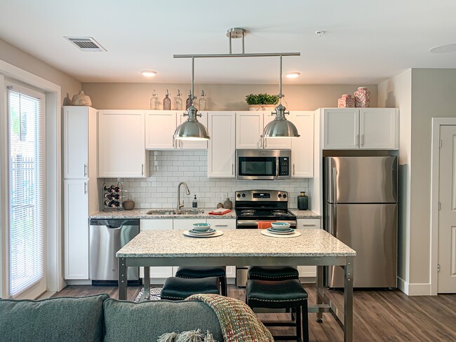 Building Photo - Delaneaux Rental