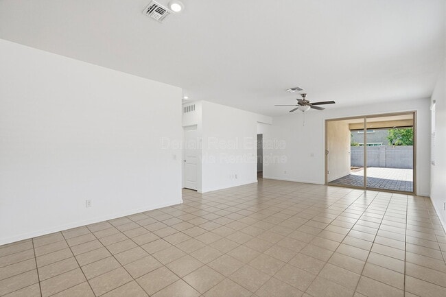 Photo - 13300 N 141st Ln