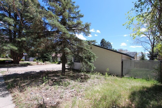 Photo - 3 Bedroom Home in Smokerise | Single-Level Living + Natural Light