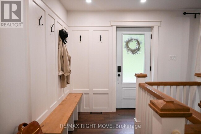 Photo - 4287 Huronia Rd