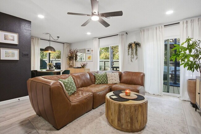 Photo - 1004 E Red Cedar Cir