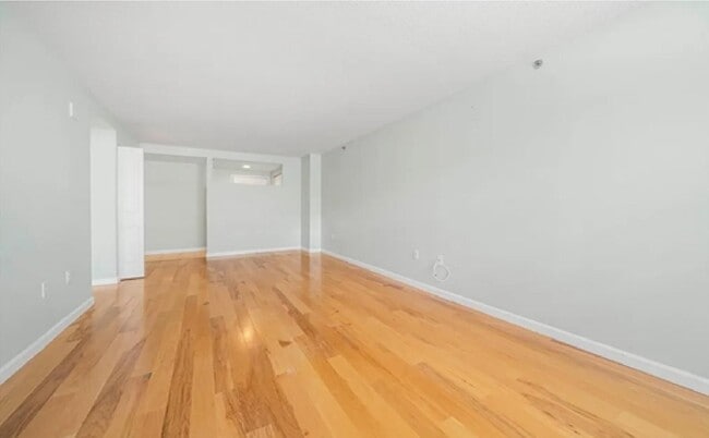 Photo - 8-12 Museum Way - 8-12 Museum Way