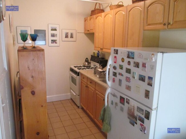 Building Photo - 1619 Commonwealth Ave Unit #3 Rental