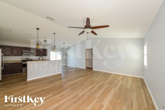 Photo - 92 Stanford Rd