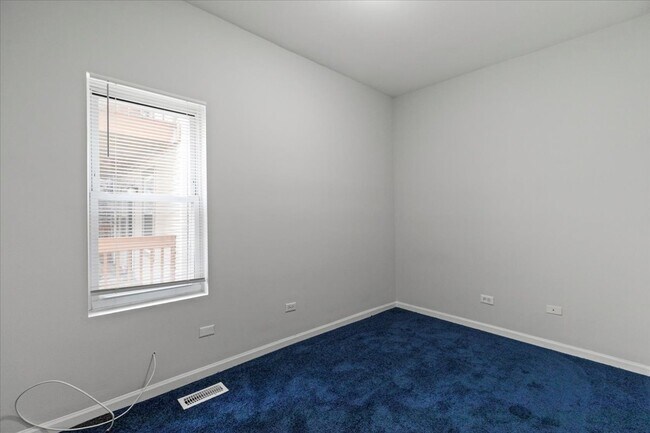 Photo - 516 N May St Unit 1