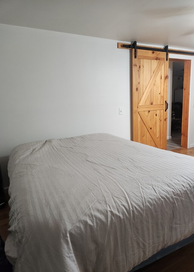 Photo - 471 Smith St