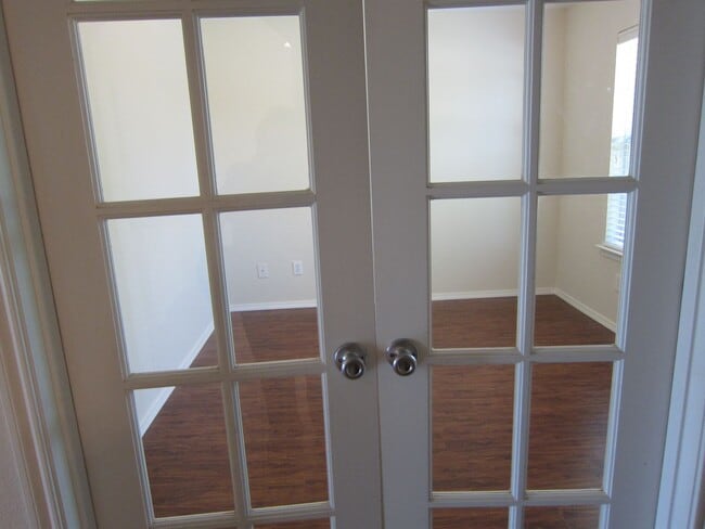 Photo - $1995 / 3br – 1648 ft2 - 3/2/2 w/Office re...