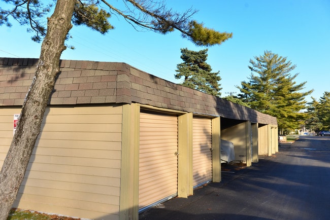 Photo - Twin Lakes Apartments