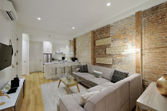 Photo - 348 W 45th St Unit ID1323938P