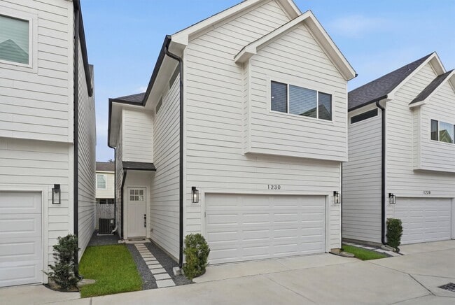 Photo - 1230 Mcneil St