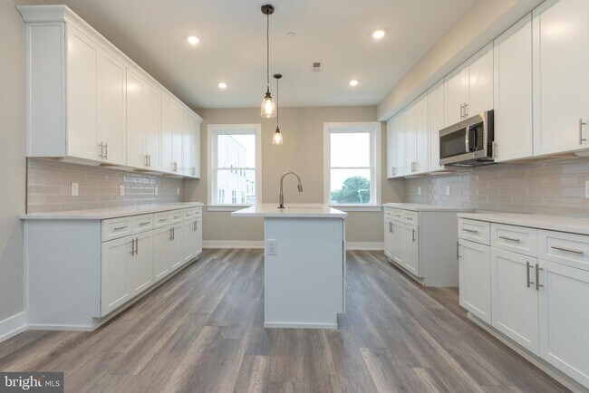 Photo - 140 W Huntingdon St Unidad 2