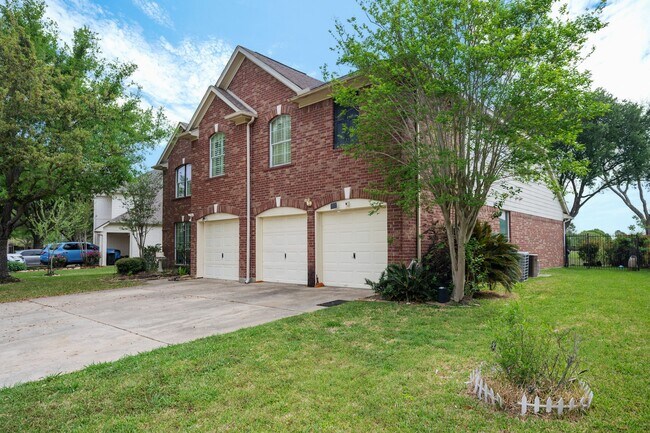 1823 Blue Water Bay Dr