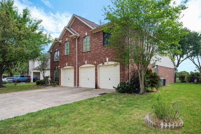 Photo - 1823 Blue Water Bay Dr