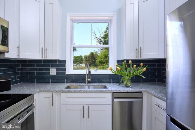 Photo - 2810 S Arlington Ridge Rd