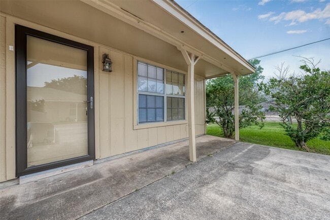 Photo - 8430 Round Rock Dr