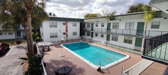 Trayann Apartments - 7777 Pines Blvd