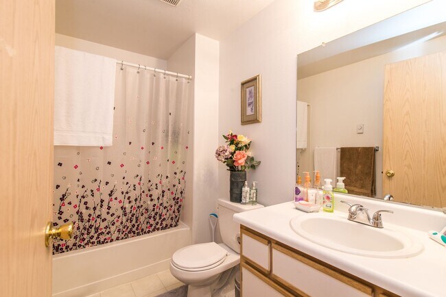 Photo - Parkhurst Apartments