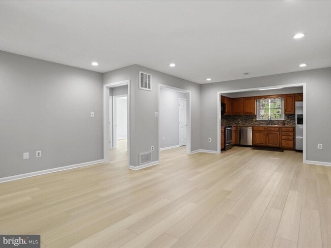 Photo - 614 Mt View St
