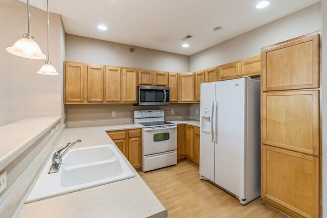 Photo - HOLIDAY LEASING SPECIAL! -2 Bedroom, 2 Bathroom Condo in Waukee