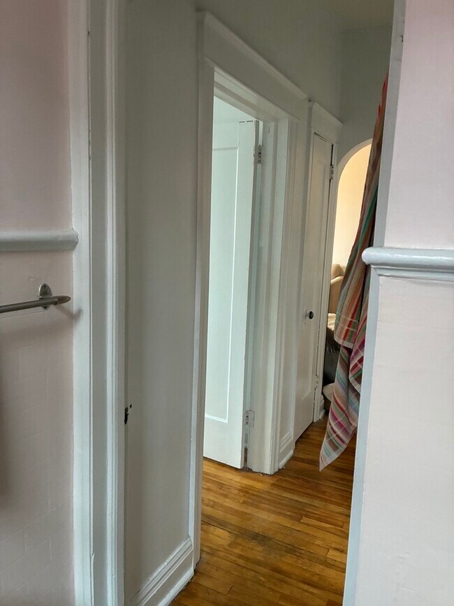 Photo - 215 Gladstone Ave Unité 11