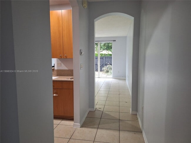 Photo - 2318 NE 42nd Cir