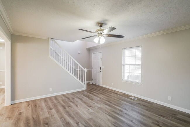 Photo - 1729 Cason Trail