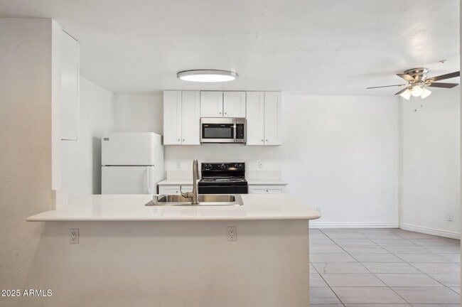 Photo - 5236 W Peoria Ave Apartment Unit 137