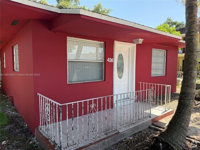 Building Photo - 426 NE 166th St Unit B Rental