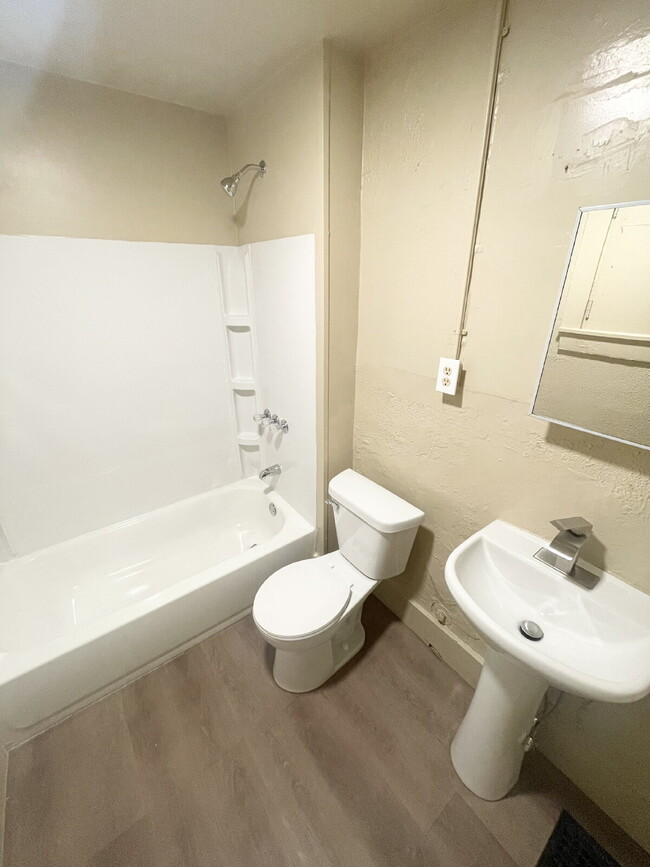 Photo - 3 Bedroom with 1.5 car garage/workshop combo (has electricity)