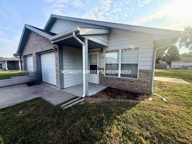 Building Photo - 503 NE Austin St Unit A Rental
