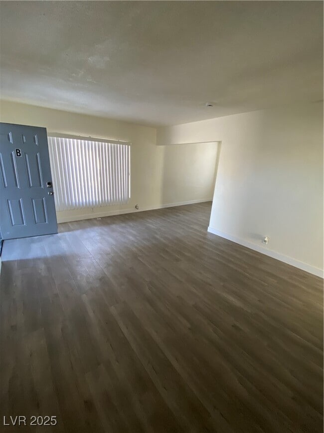 Photo - 1711 Santa Paula Dr Unit B