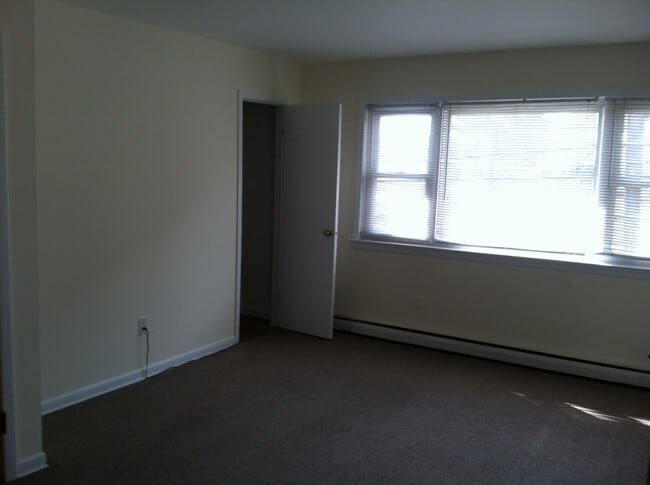 Fotografía del edificio - 495 Main St Unidad B-L