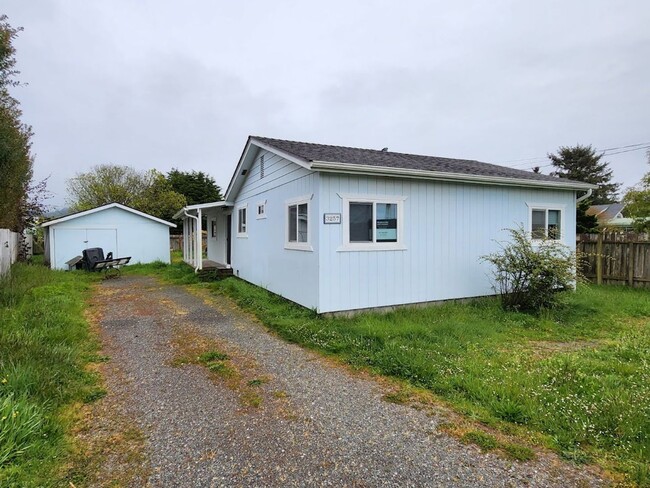3BR Northern McKinleyville home is close t... - 3BR Northern McKinleyville home is close t...