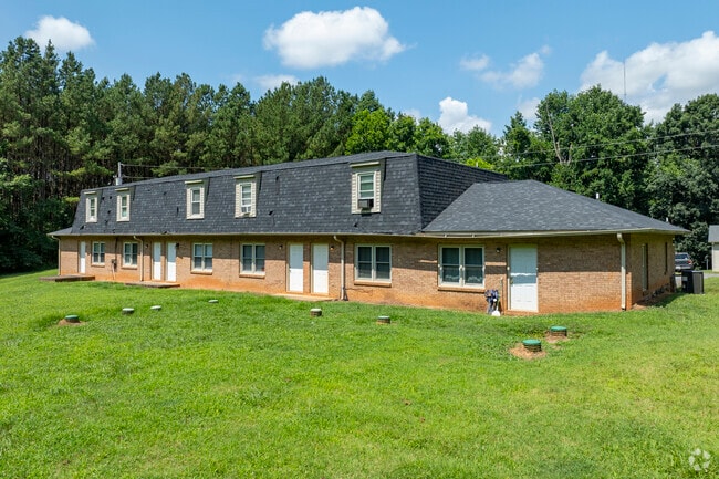 Building Photo - Southfork Apartments