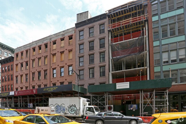 Photo - 405 Greenwich St