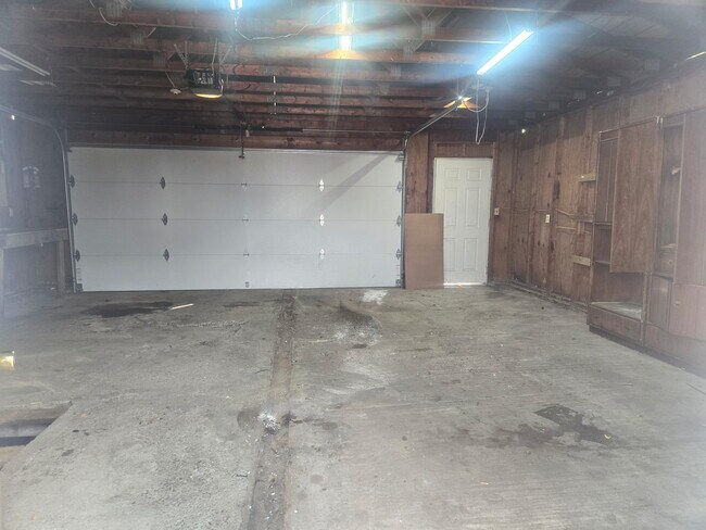 Photo - 29 W Miller St