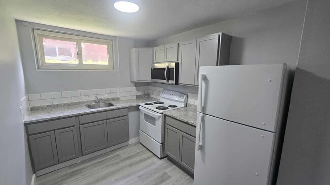 Building Photo - 263 Jones St Unit 2