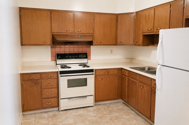 Building Photo - 932 Avenue B Unit 3
