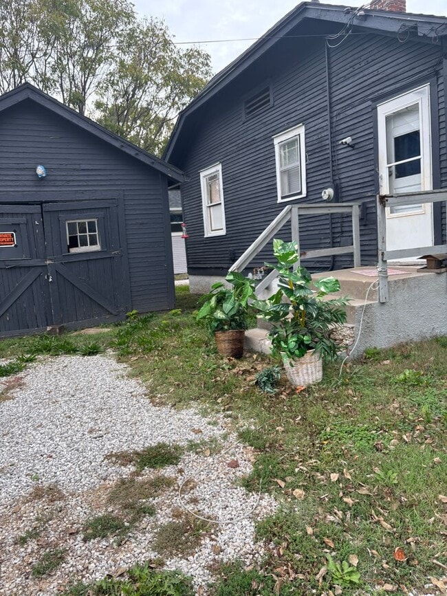 Photo - 2 Bed 1 Bath House-PRE LEASING Available N...