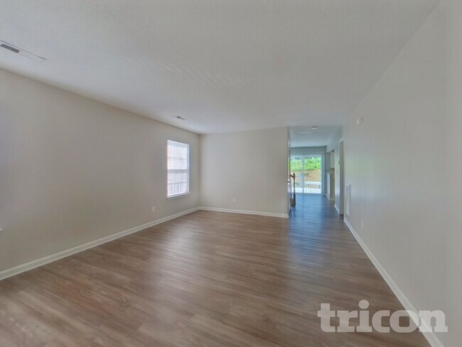 6826 Squirrels Foot Ct
