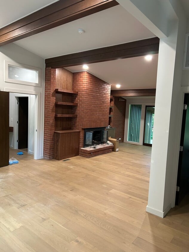 UNFURNISHED Beautiful Large Home Available... - UNFURNISHED Beautiful Large Home Available...