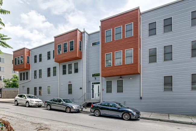 Photo - 549 E Armstrong St
