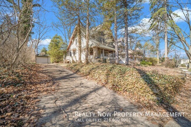 Photo - 1764 Radnor Rd