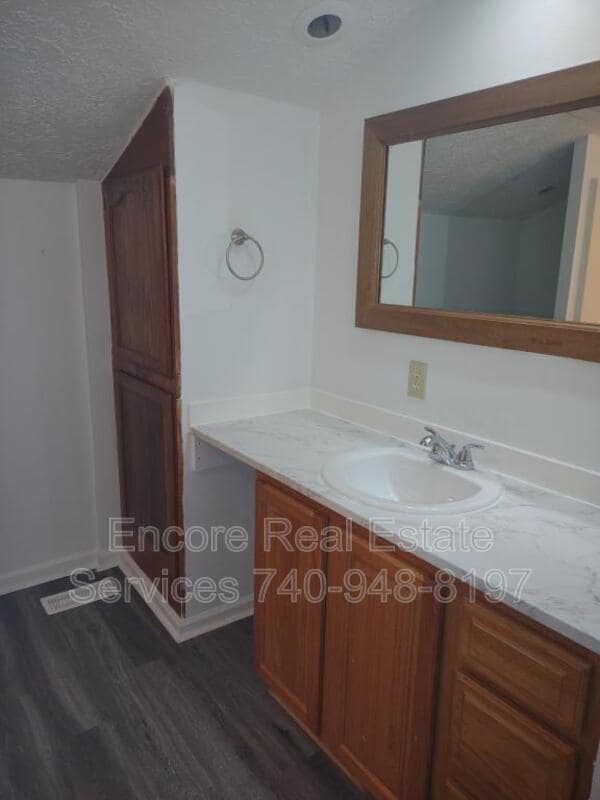 Photo - 8476 National Rd SW