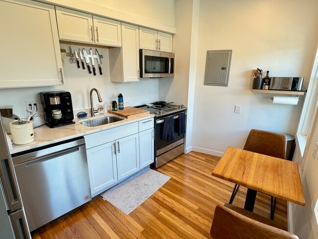 Photo - 110 Lanark Rd Unit 6