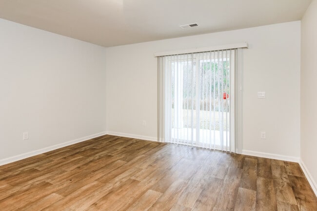 Photo - 523 Sugar Pne Dr