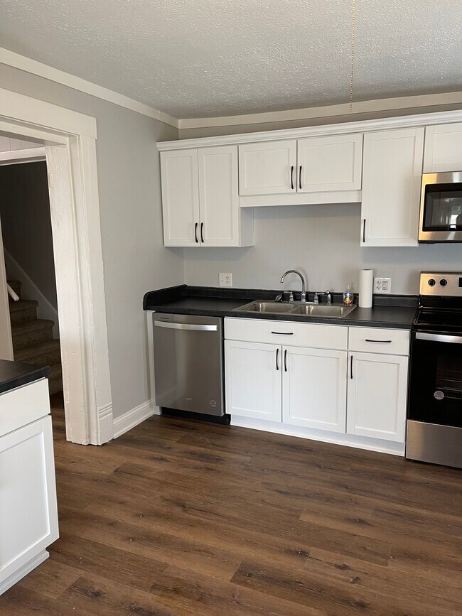 90 E Neff Ave Townhome Townhome Rental in Columbus OH