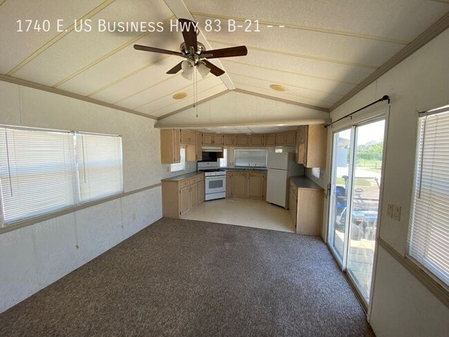 Photo - 21 B St