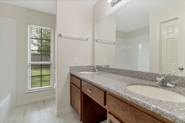 Photo - 17131 Quail Park Dr